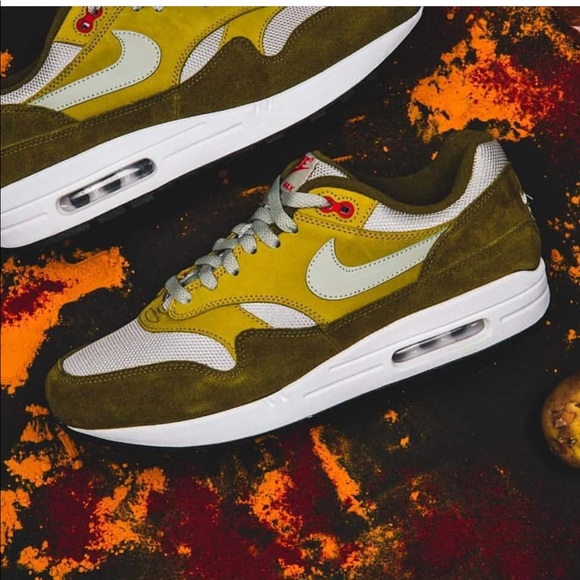 Nike Shoes - Nike air max 1 premium retro sneakers